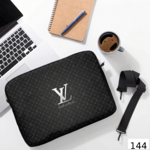 حافظة لابتوب بتصميم لويس فيتون كود 144