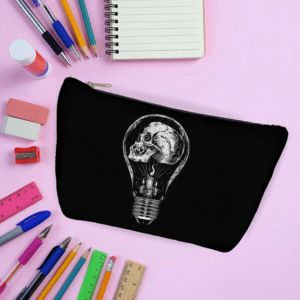 مقلمه و شنطه مكياج جمجمه داخل مصباح كود in-018-P-140